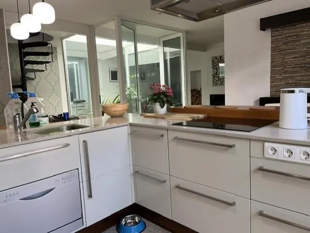 بيت للعطل Pool House